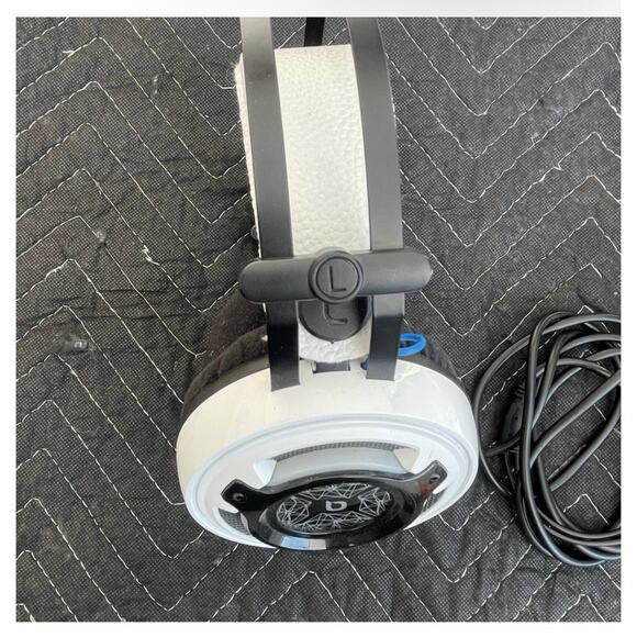 Over-Ear Gaming Headphones - Black and Silver PS4/PS5 Compatible - Picture 4 of 8